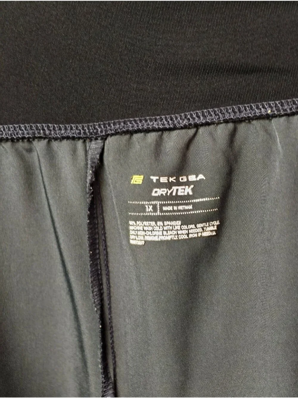 Tek Gear Womens 1X Active Shorts Black Gray Tummy Control DryTek Pockets Sporty - Picture 6 of 7